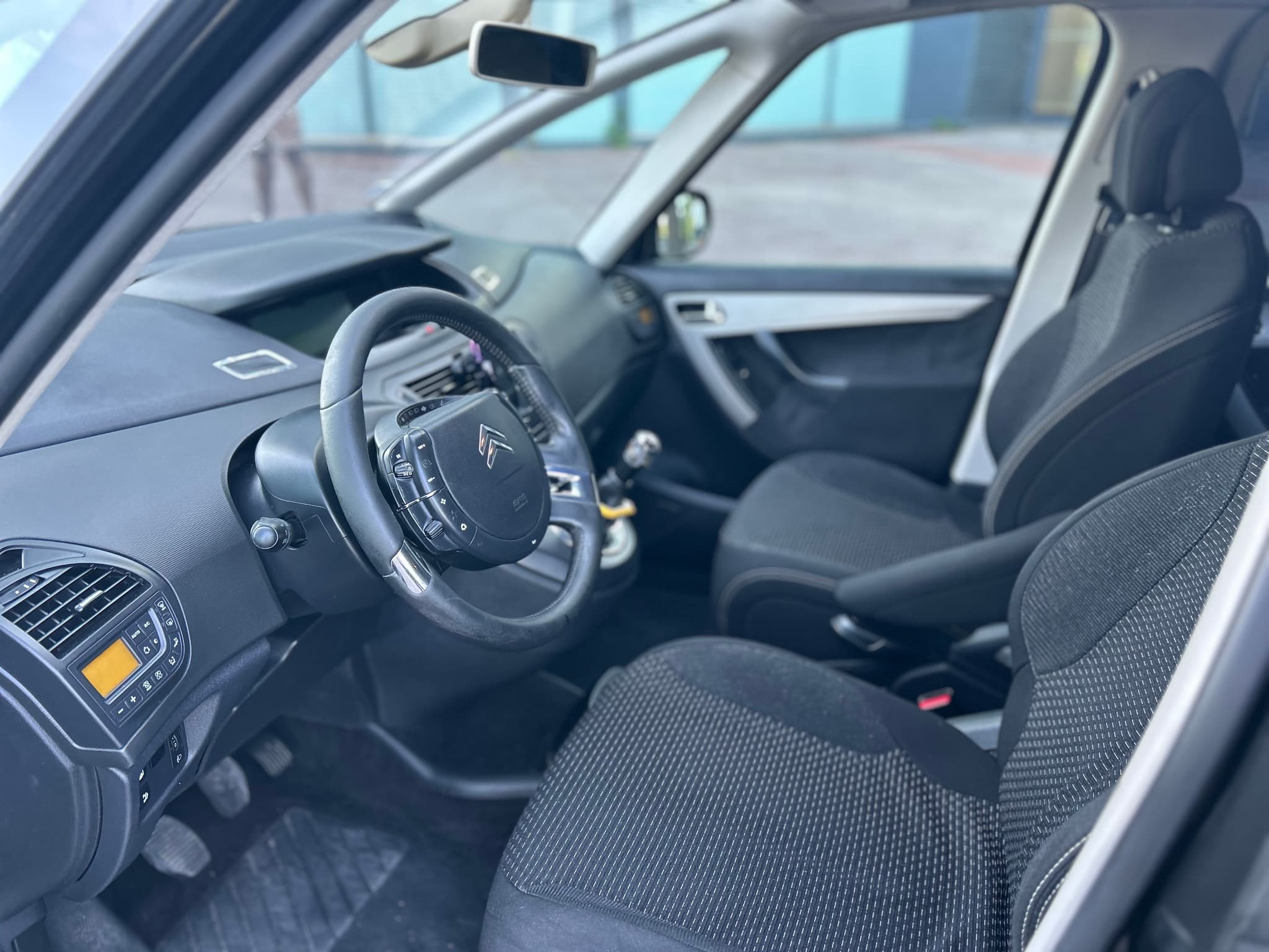Citroen C4 Picasso 1.6 HDI 110 FAP — TTE Auto — photo 4 sur 5